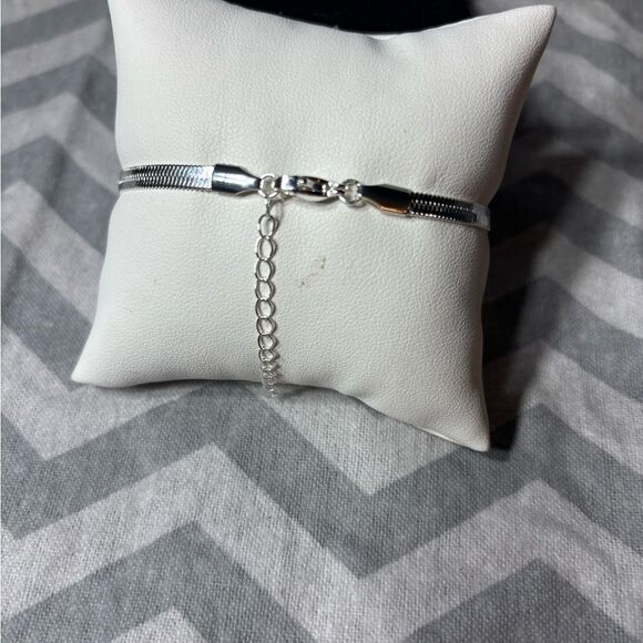 New! Silver Tone Dainty Bracelet Lobster Clasp & Extension - Picture 3 of 4